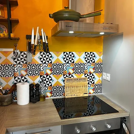 La Petite Tonnelle - Place St Pierre Apartament