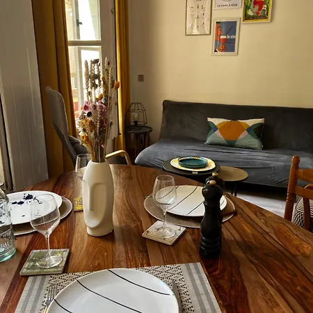La Petite Tonnelle - Place St Pierre Apartment Saumur